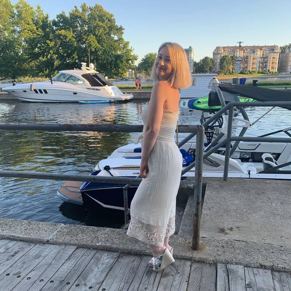 Meet your Posher, Meghan - Picture 1 of 1